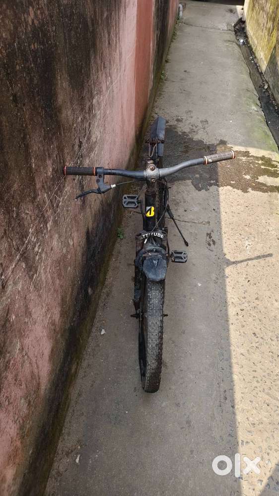 Cycle front shocker damage seat damage