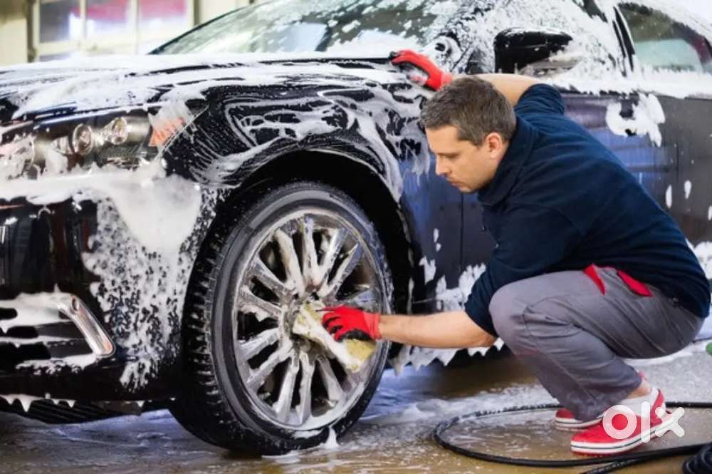 Car washing at customer doorstep