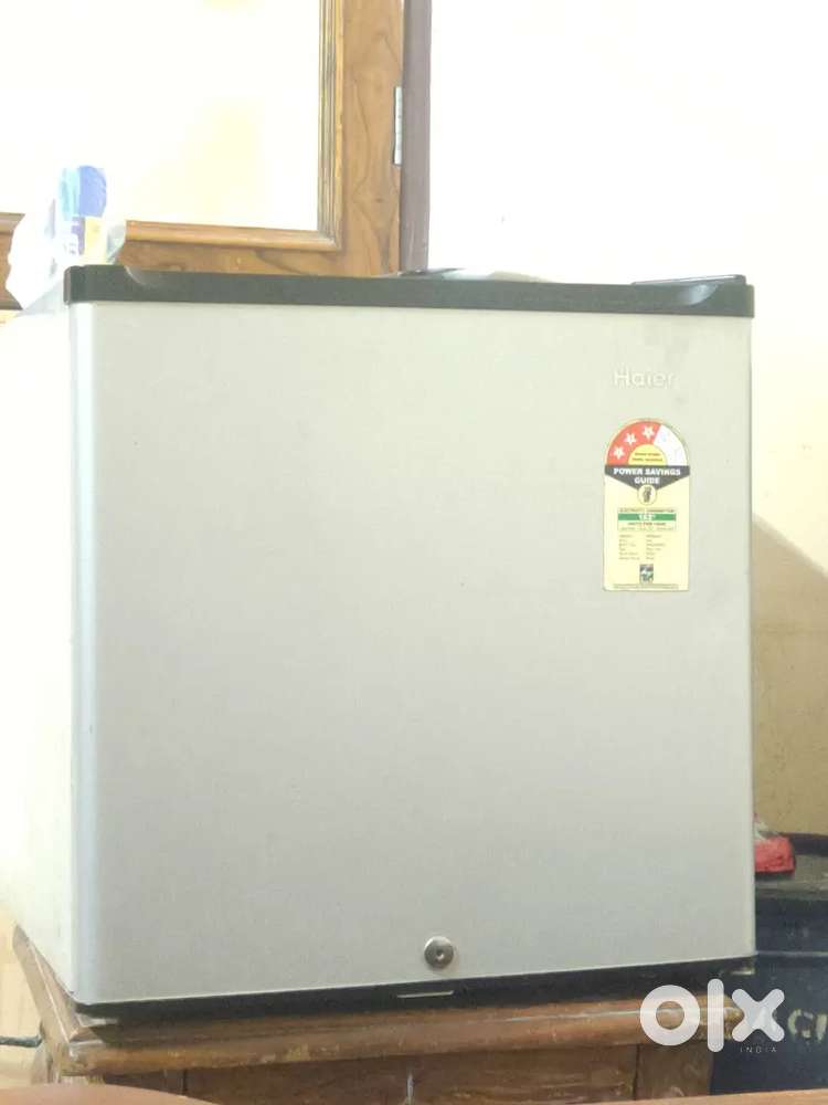 Mini fridge badhiya halat mein