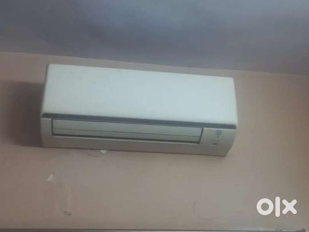 Diakin split ac 1.5 ton