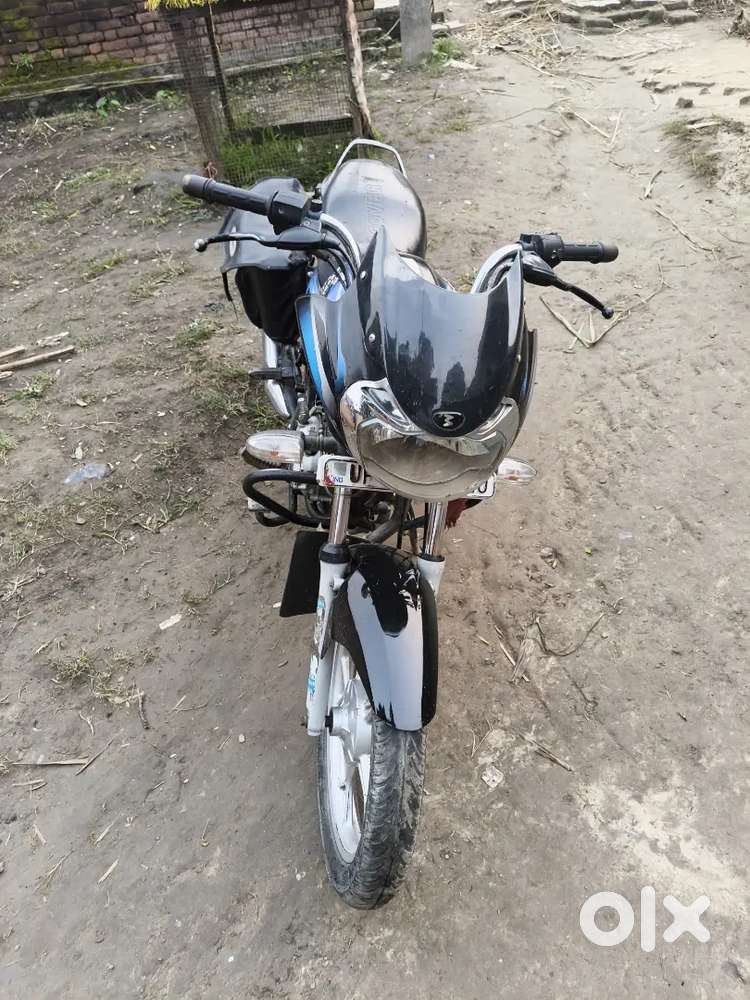 गाड़ी का कंडीशन 100% आगे पीछे टायर 100% सब ठीक है