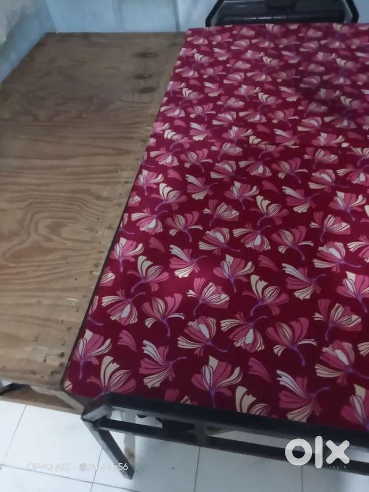 01 cusin folding single bed size(3×6)and 02 wooden bed single size 3×6