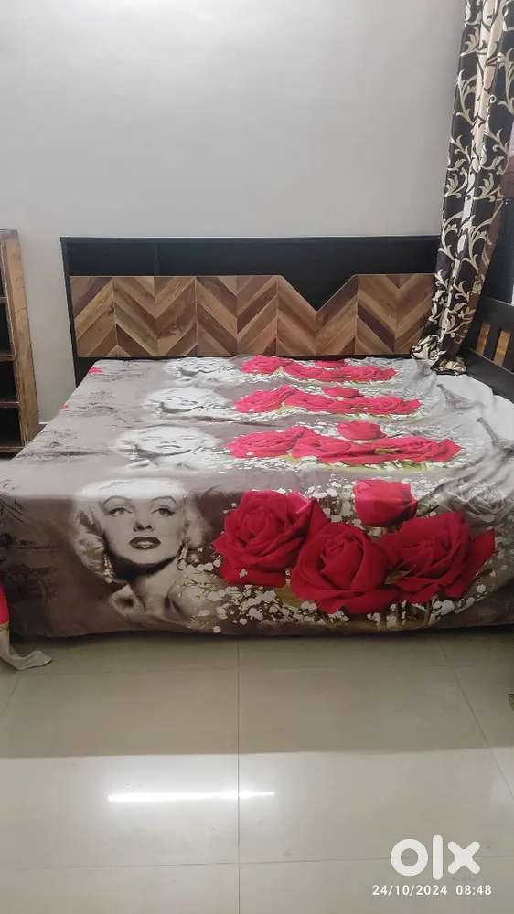 Room for a single male, near Shiva ji Chowk, Bahu plaza