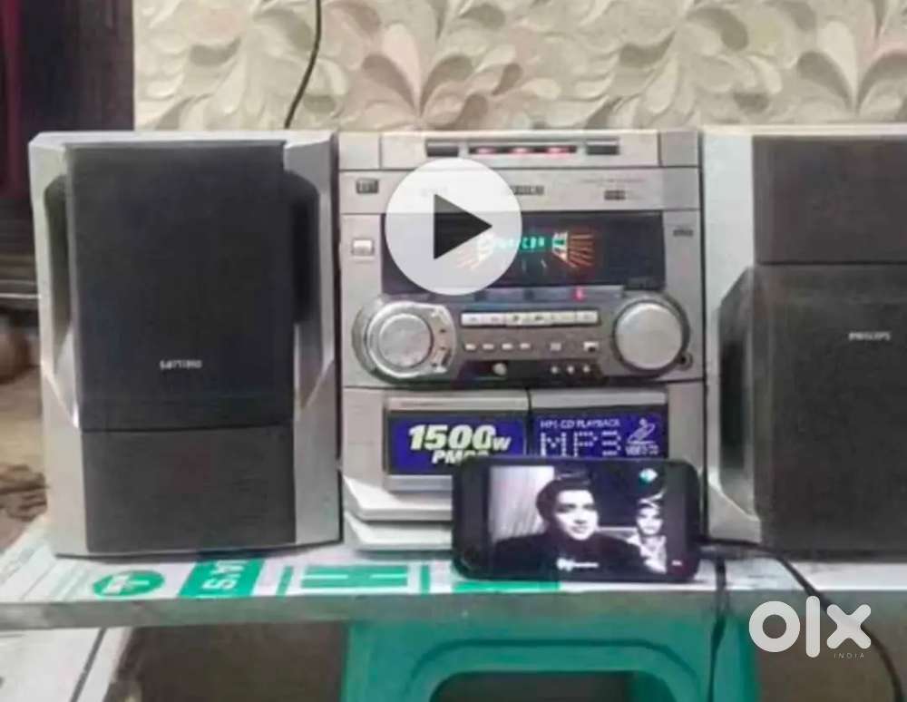 Antique philips V220 music system with 2 speeker aux se chalta hai