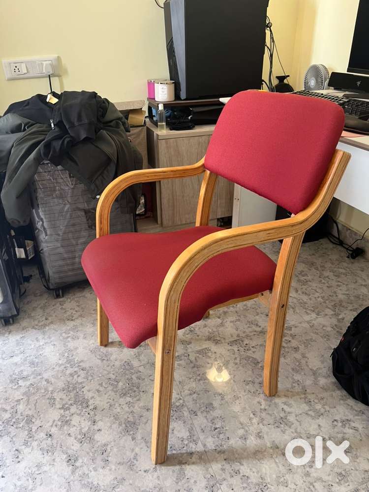 Single accent chair