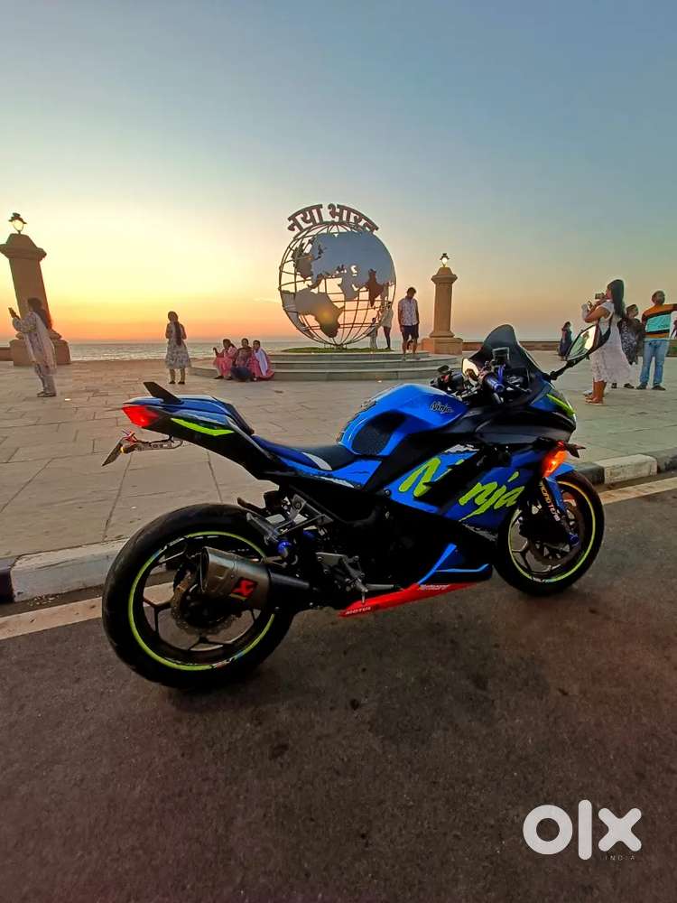 Kawasaki ninja 300 - (company Blue) colour
