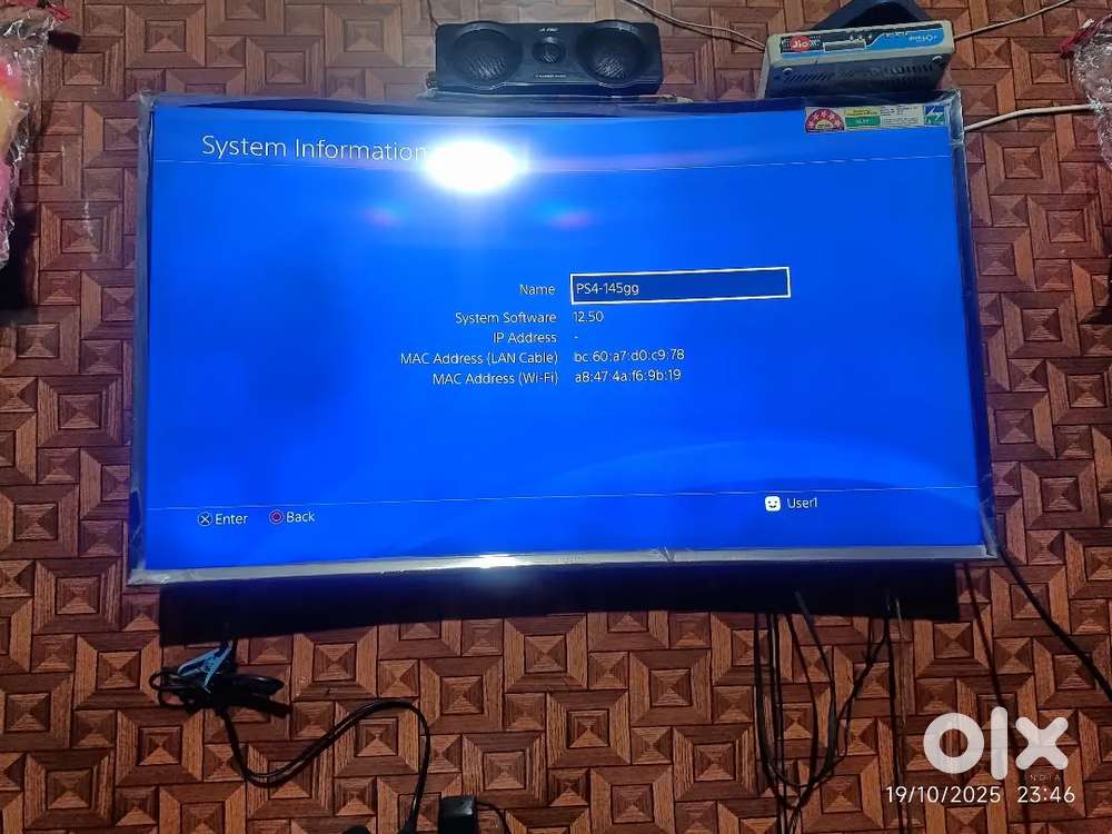 PS4 PRO 12.50 Version and 2 Controler and 1 Game Disk(Days Gone)