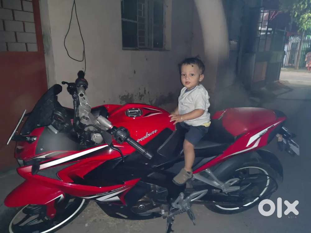 Bajaj RS 200