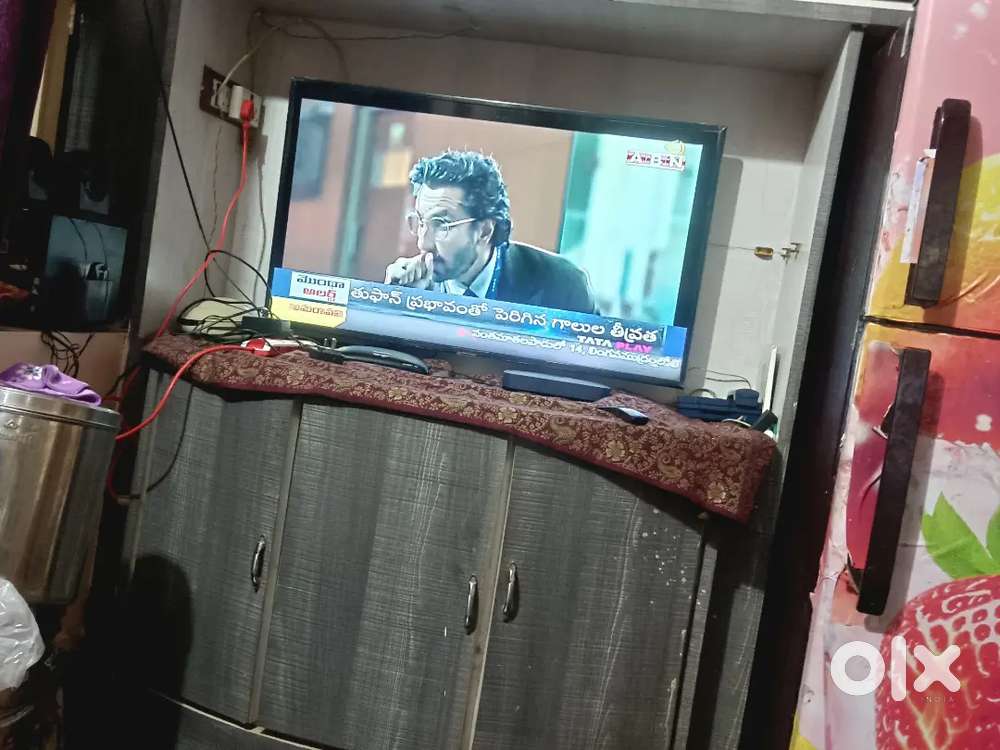 SAMSUNG TV 42 ANDRIOD TV 42k