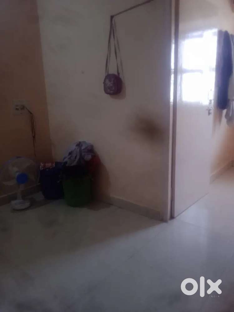 Looking for roommate   hindi   ladies