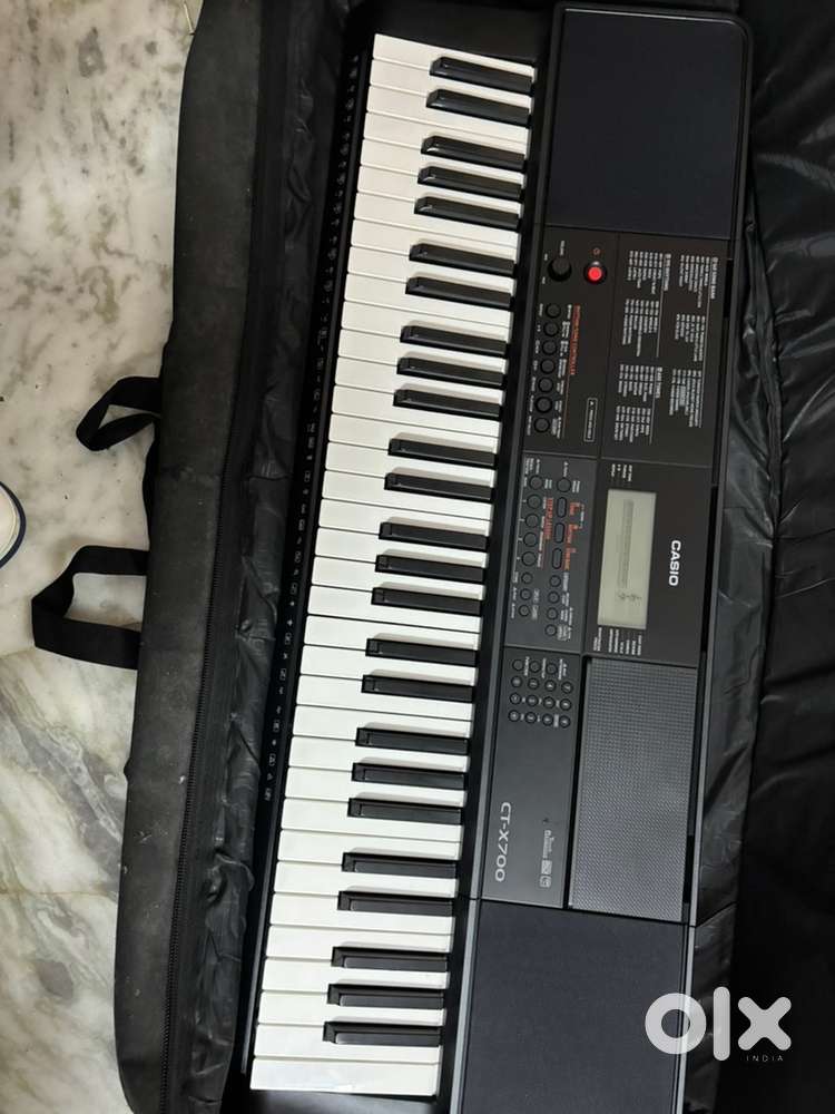 Casio CT X700 in mint condition with sensor