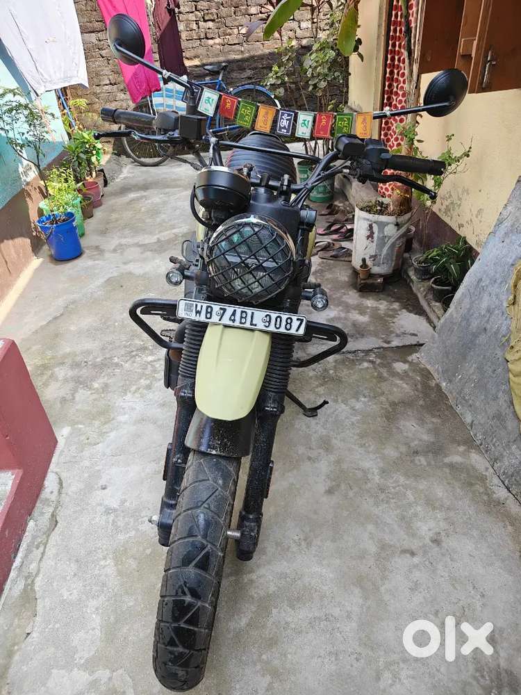 Yezdi Scrambler 2022
