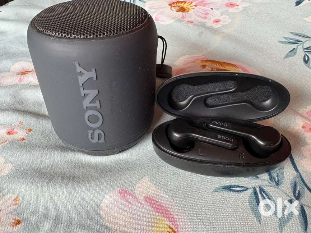 Sony blue tooth speaker and noise ear buds