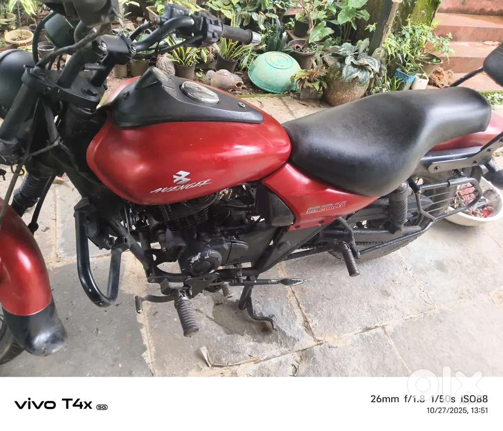 Avenger 220 cc oil cooled high cc bike
