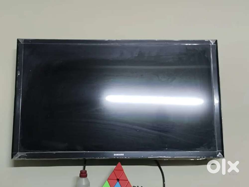 Samsung 28 inches tv fully automatic and see like a new look like new