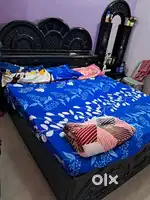 King size double bed with dressing table