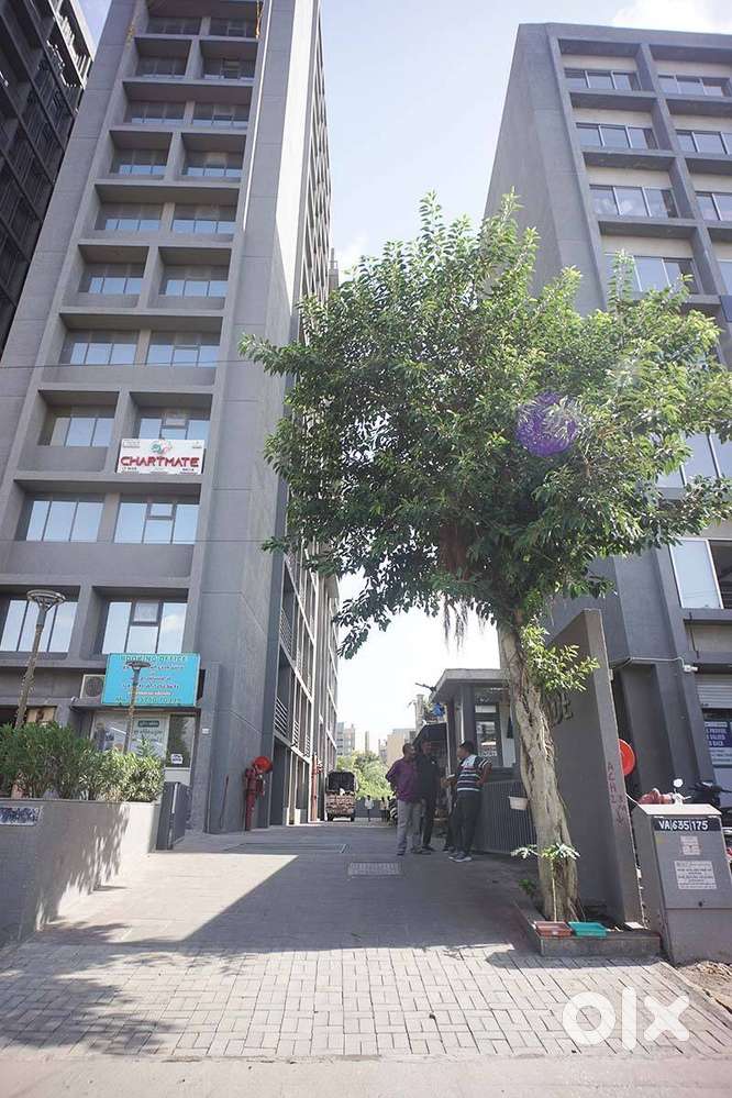 Siddhi Vinayak Arcade Office For Sell in Vasna