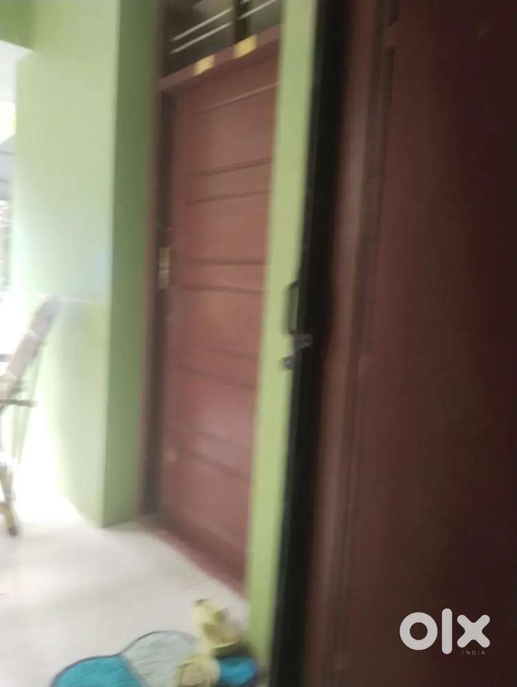 Ladies pg Sharing rooms available near kannammola 4000