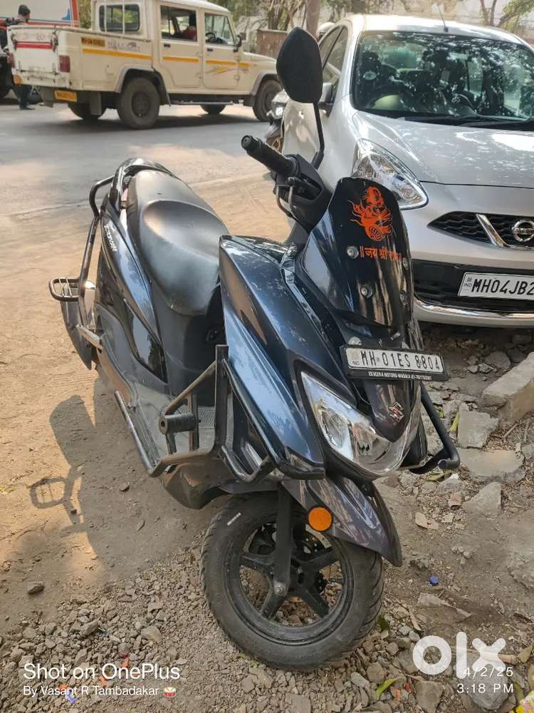 Burgman June 2024 ka model hai 1st owner Insurance valid 25 Jun 2029