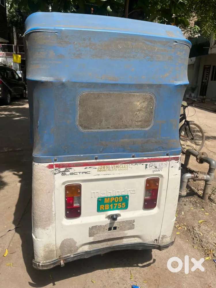 Mahindra top conditions electric riksha