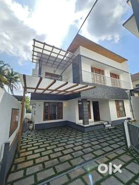 LUXURIOUS 4BHK VILLA FOR SALE AT KAKKANAD INFOPARK THENGOD VIKASAVANI
