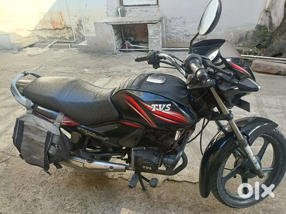 गाड़ी शोरूम कंडीशन है गाड़ी में ₹1 का भी काम नहीं है