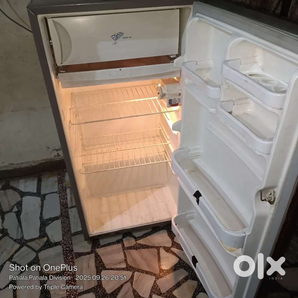 Whirlpool working condition refrigerator 185liter