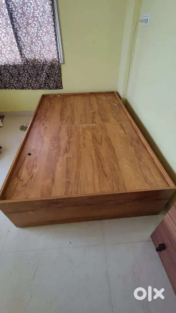 Bed 4 x 6 feet with Study Table and Chair