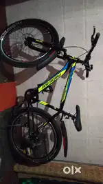 Motoracer cycle with shocker