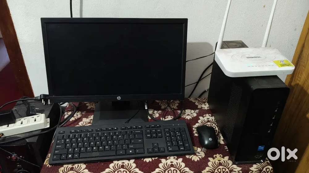 HP i3 12th generation desktop 6 months old