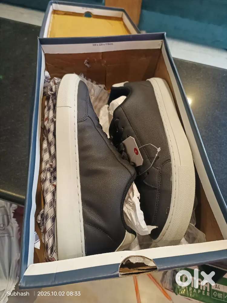 Lee cooper Brand ne shoes use nhi kiye h orginal h