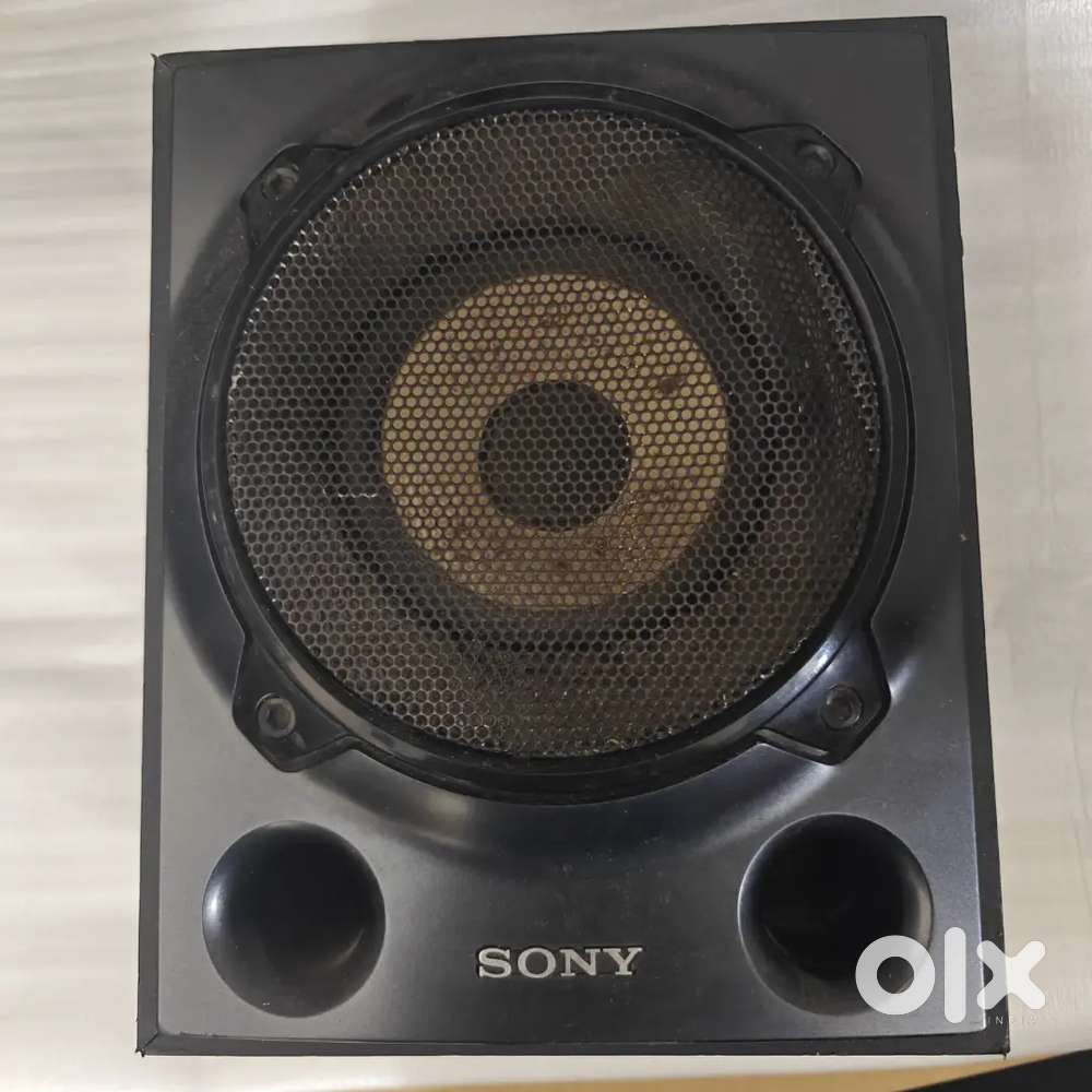 2 Sony speakers