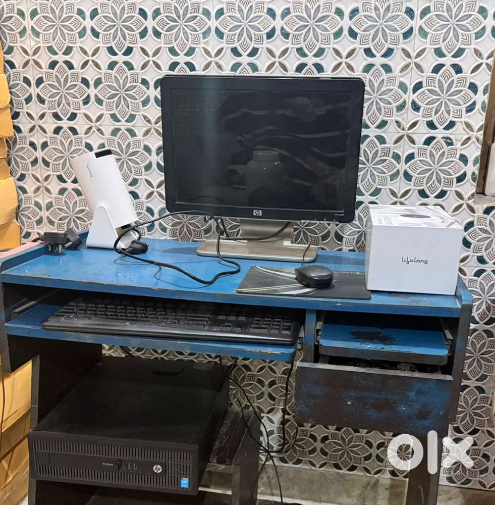 Computer with lifelong projector sell