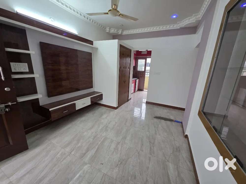 Good 2bhk in 5th floor near Kalyani Magnum tech park jp nagar