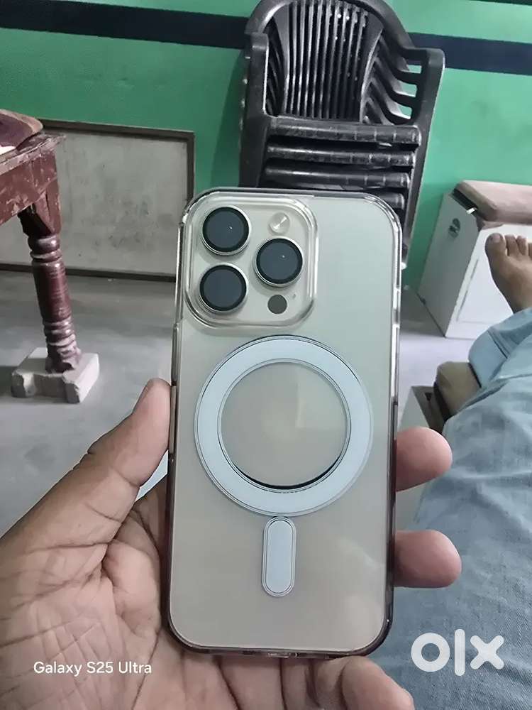 Iphone 16 pro gold color h or battery h 100 present  or chrgehu h180