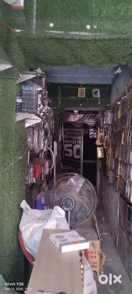 Shop rent 7000 pe hai balaji market 1lakh advance jo return nhi hai