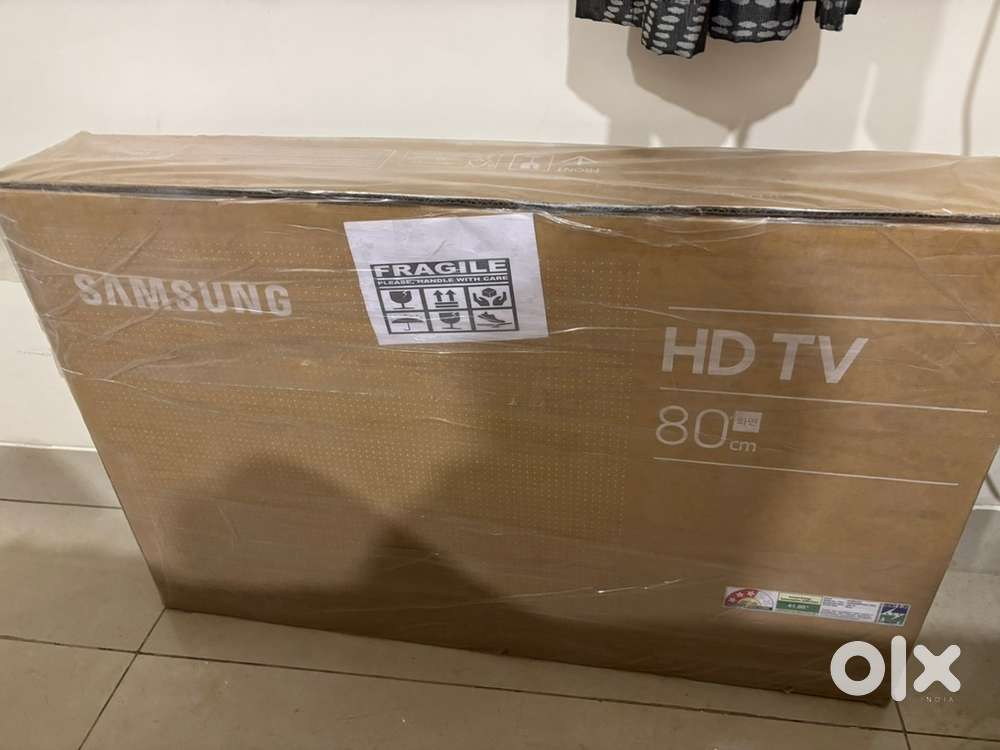 Brand new (in Sealed box) Samsung 32” Smart HD TV