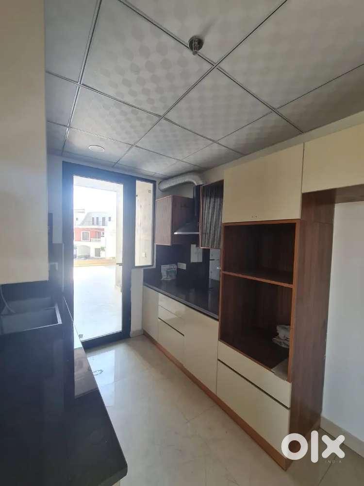 4 BHK kothi for sale