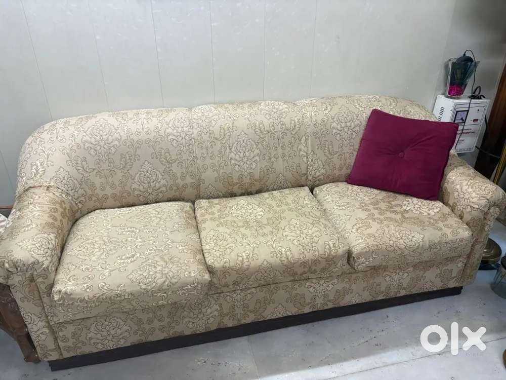 Teakwood sofa set five seater