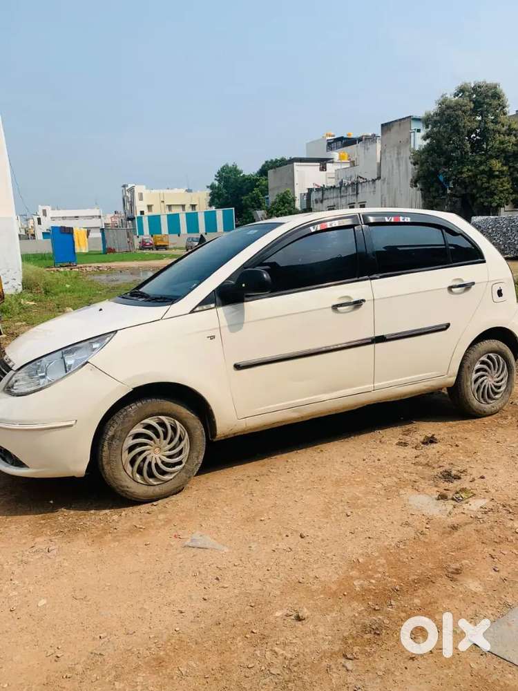 Tata indica car in full condition all ac,tv,powerwindowswell maitained