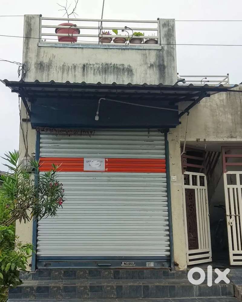 Shop on rent road touch