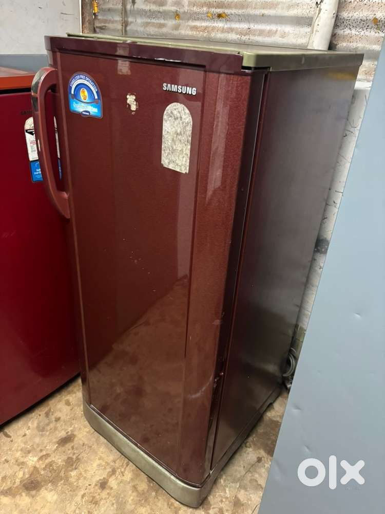 Samsung 190 liter refrigerator available good condition