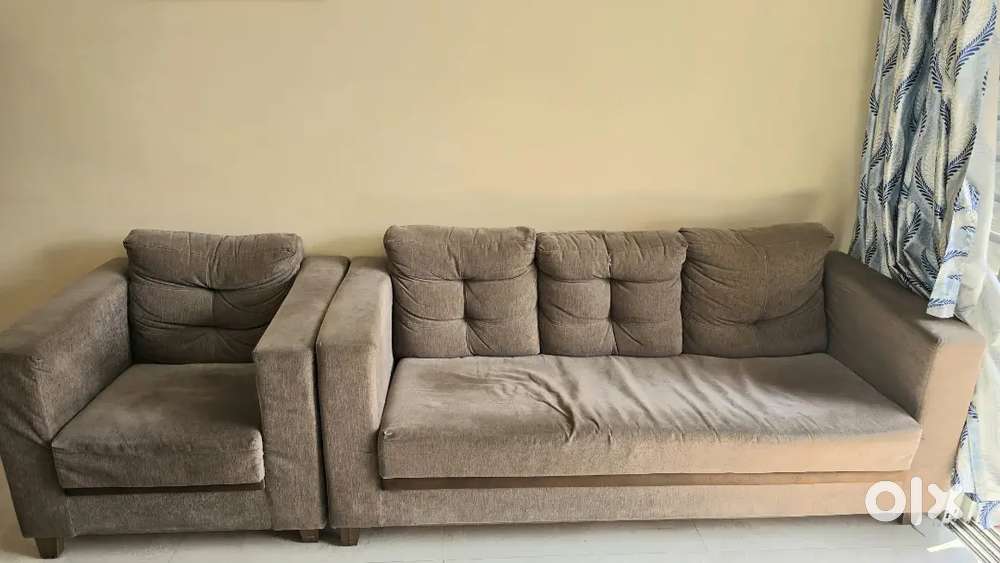 Modern 3-Seater + 1-Seater Sofa in Good Condition