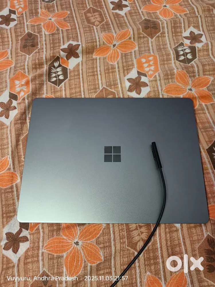 Surface Laptop GO2