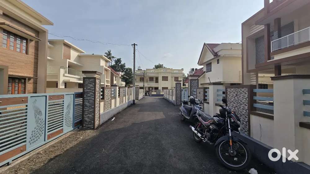 Koratty chirangara 9 cent 2700 sqft 4 bhk new villa for sale