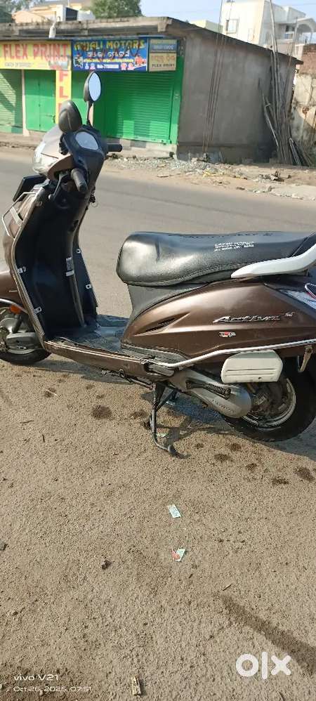 Good condition 6 year old activa 5G for sell