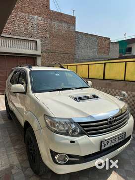 Fortuner 3.0 AT (2015) Very well maintained