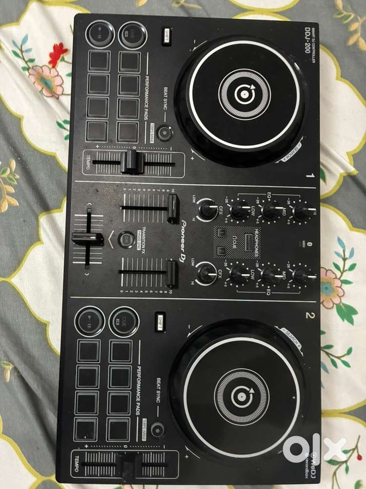 Smart DJ controller DDJ 200