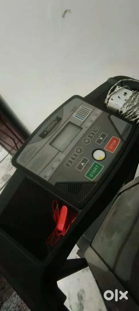 RUNNING MACHINE