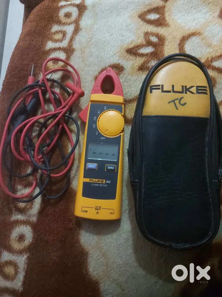 Clamp meter digital multimeter (fluke)
